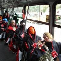 Akatsuki v tramvajce/autobuse